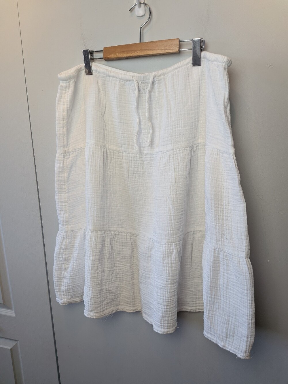 GAP Women Boho Skirt White Size XL Plus Size Waist Laces